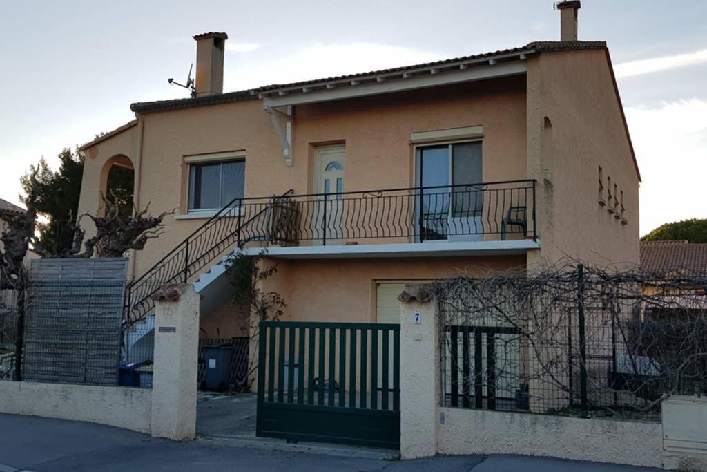 Ferienwohnung Un Charmant Logement Aigues-Mortes Exterior foto