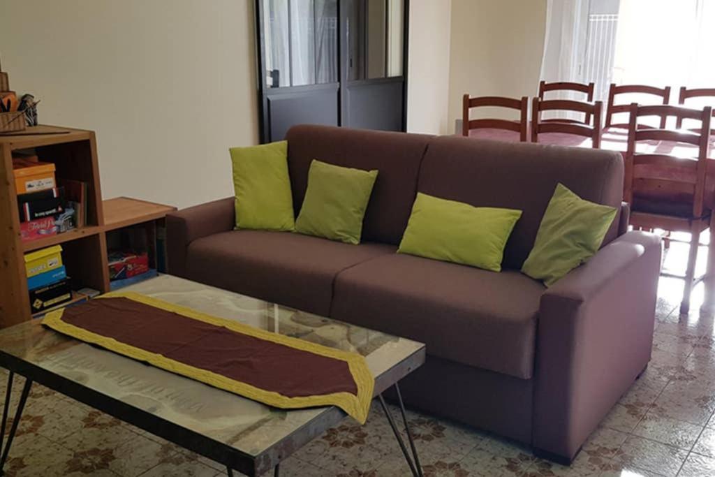 Ferienwohnung Un Charmant Logement Aigues-Mortes Exterior foto